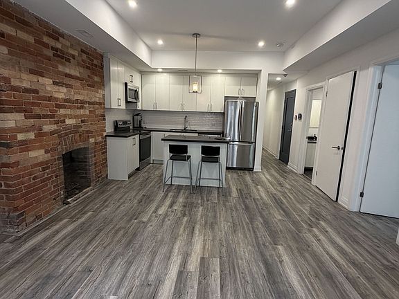 2nd image of 215 Jarvis St #4