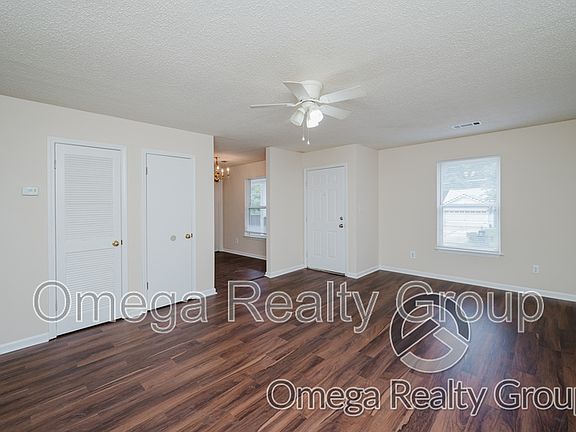 5th image of 4203 20th St NE APT C5