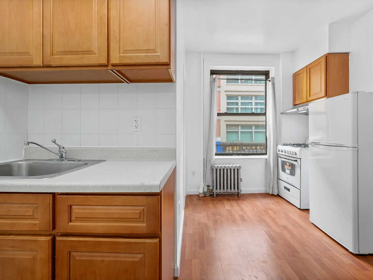 92 Elizabeth Street — Photo 4