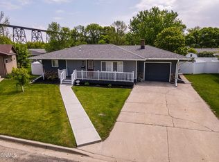 1348 6th Ave NE, Valley City, ND 58072