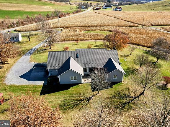 5th image of 527 Woodbury Pike