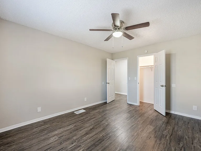 Breezeway Townhomes — Photo 14