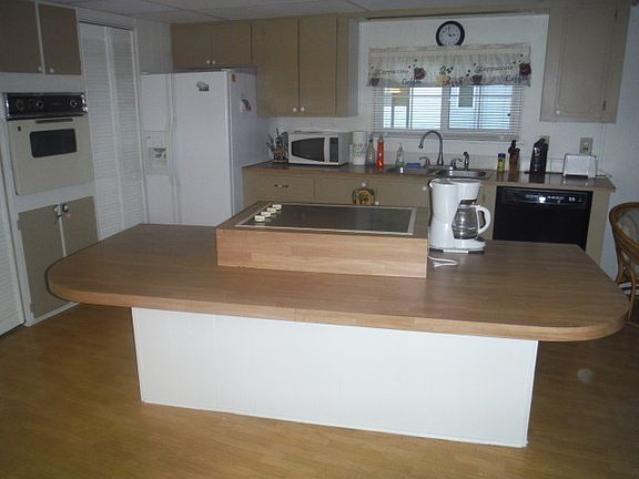 3rd image of 141 Forest Ln