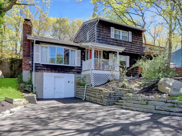 25 Zenith Road, Rocky Point, NY 11778