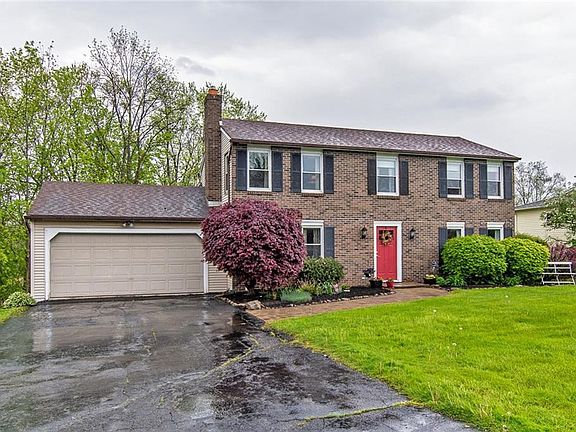 2nd image of 8 Rosscommon Cres