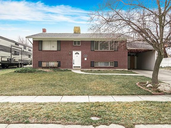 2nd image of 1612 E Dawn Dr