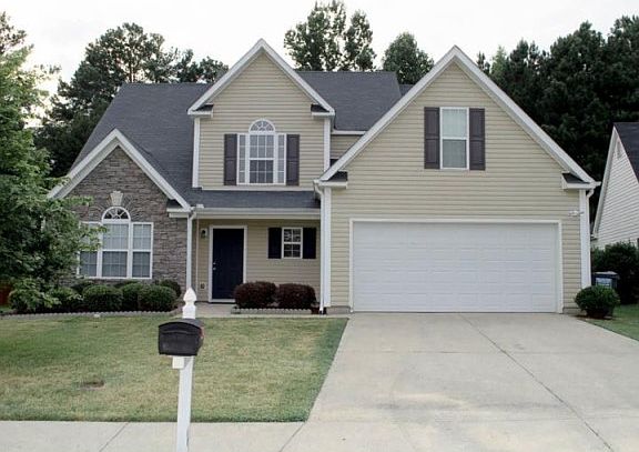 2nd image of 405 Shadowbrooke Cir