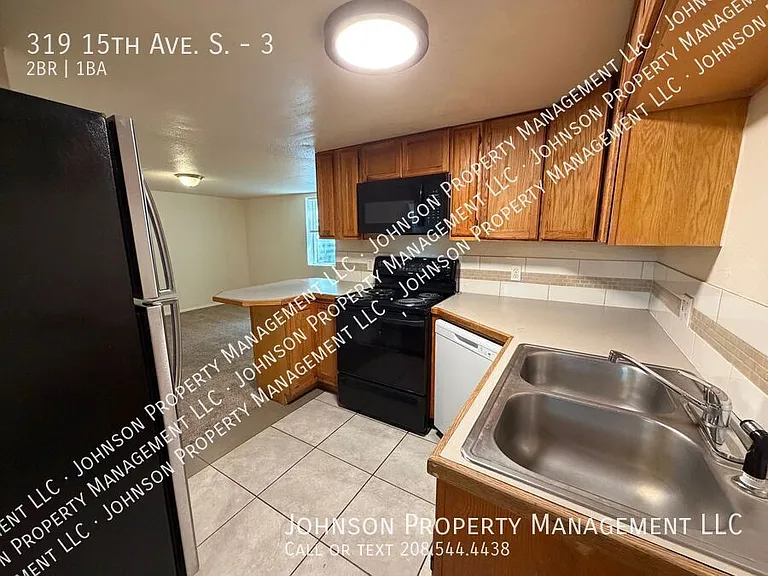 319 15th Ave S #3 — Photo 4