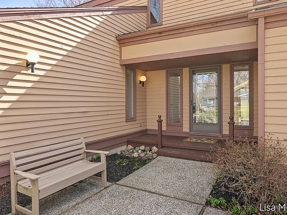 5th image of 1810 Southampton Dr SE