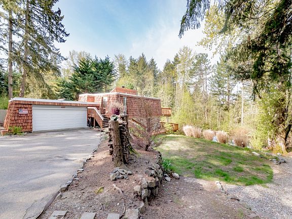 2nd image of 4022 4th Street Pl SW
