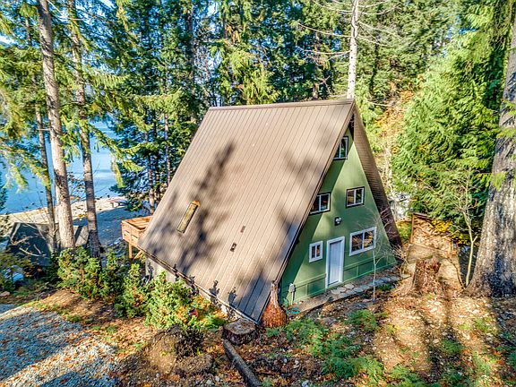 3rd image of 261 N Wynoochee Dr