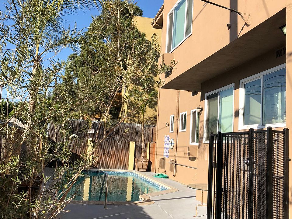 2nd image of 543 S Oxford Ave #212