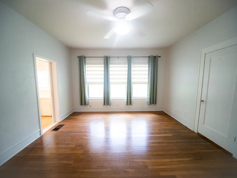 2600 Shirley Ave — Photo 12