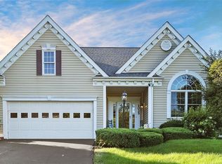 1025 Brookfield Dr, Bethel Park, PA 15102