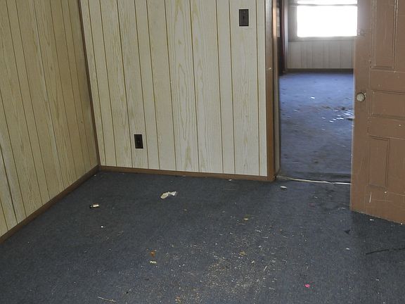 5th image of 640 Halsey St #3
