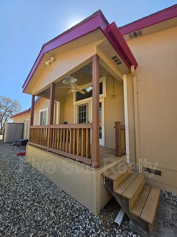 1 bed, 1.0 bath, 730 sqft, $1,200 — Photo 1