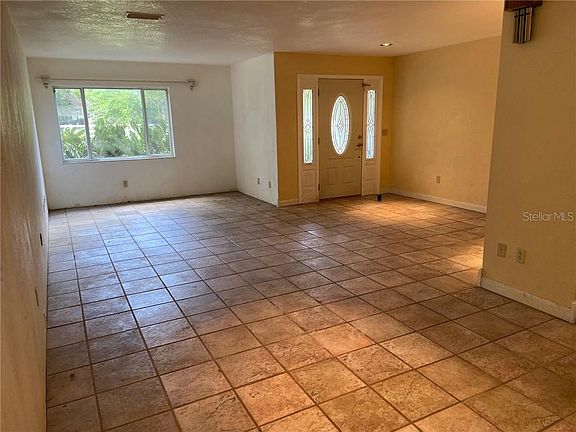 4th image of 13923 Lake Magdalene Blvd