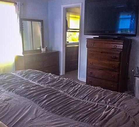 4th image of 6049 Stafford Dr