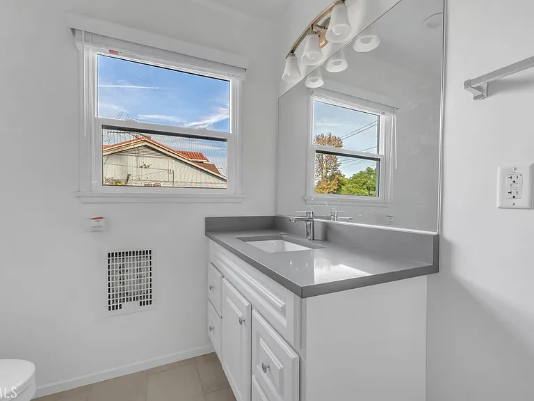 7758 Mason Ave — Photo 14