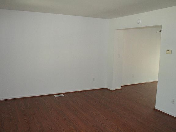 3rd image of 3525 Burbank Dr