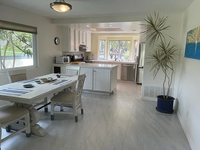 1256 Saint Helene Ct — Photo 8