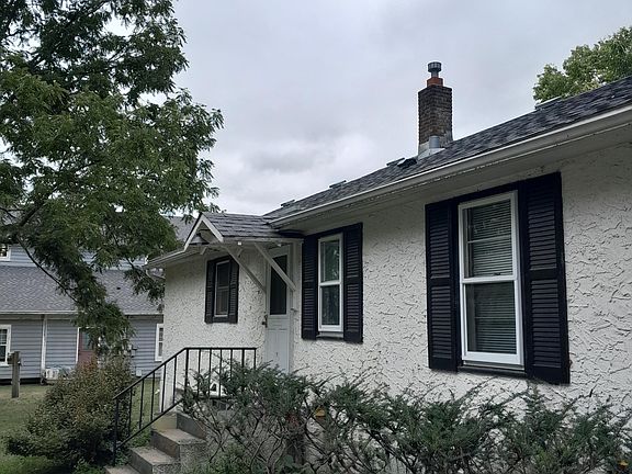 2nd image of 15892 33rd St S