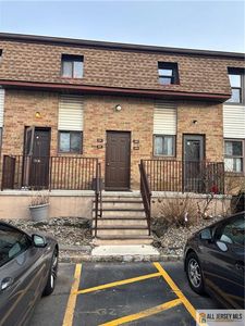 405 N Oaks Blvd, North Brunswick, NJ, 08902
