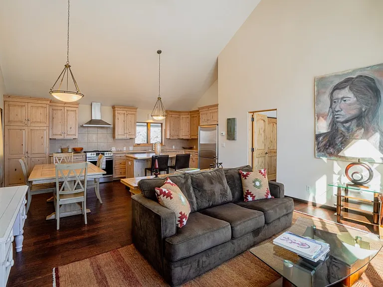2310 Juniper Hill Dr — Photo 7