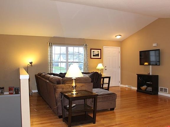 4th image of 1112 E Pinecrest Ln