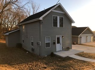 490 River Ridge St, Dubuque, IA 52003