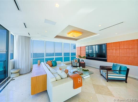 4th image of 100 S Pointe Dr APT 3707