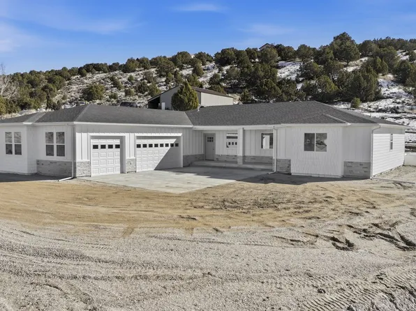 452 Country Club Plz, Spring Creek, NV 89815