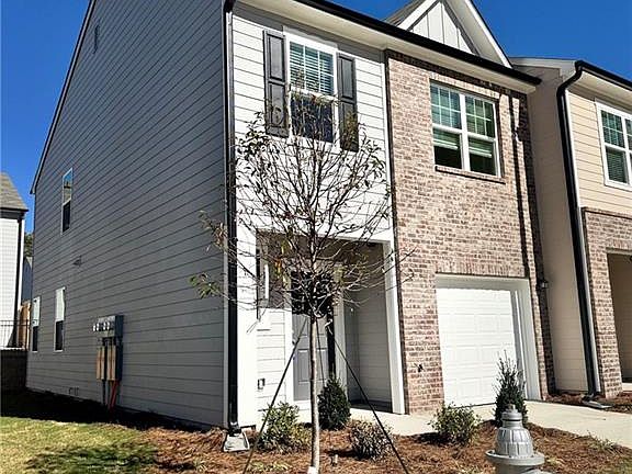 3rd image of 3031 Acacia Cir