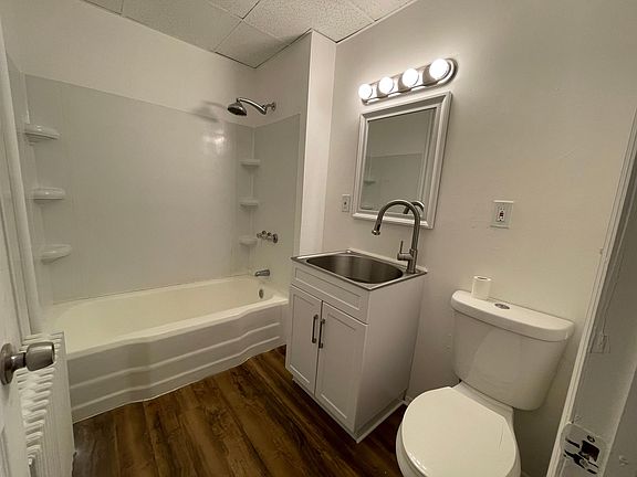 3rd image of 73 Saratoga Ave APT 1