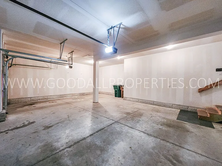 1306 Green Hills Dr — Photo 35