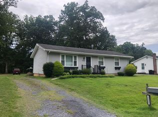 1111 Cherokee Trl, Covington, VA 24426