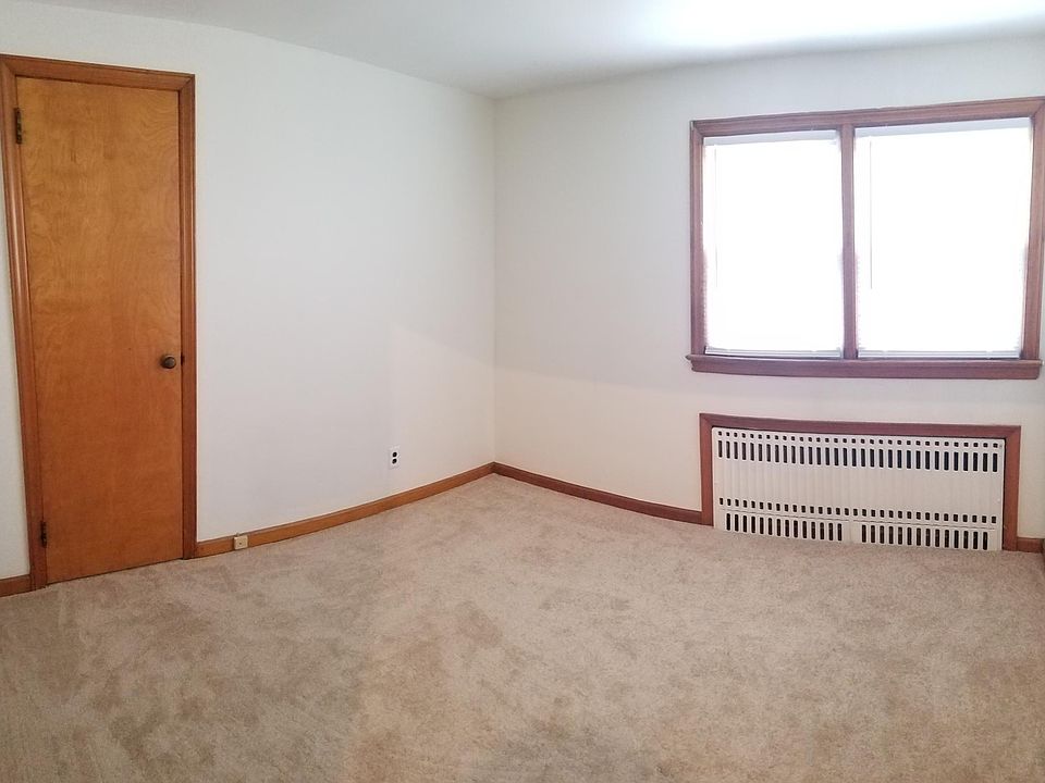 2nd image of 49 Lizette St #2