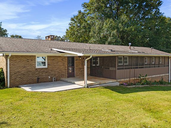 5th image of 2020 W Lake Dr NW
