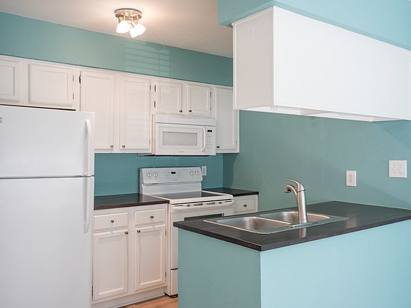 5th image of 2450 Wickersham Ln #306-1
