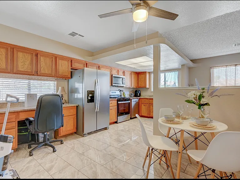 6600 Light Breeze Dr — Photo 4