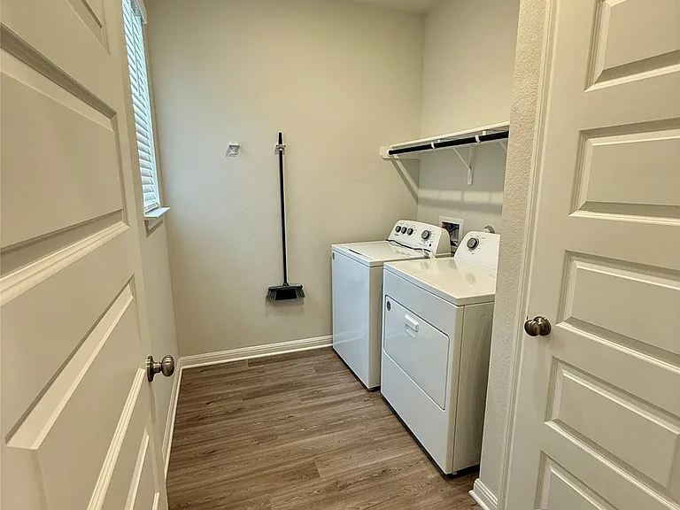 10608 Ridan Way — Photo 4