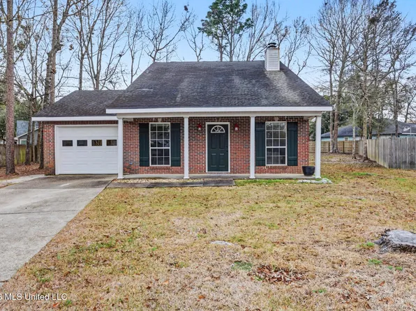 988 Kaimuki Ct, Diamondhead, MS 39525