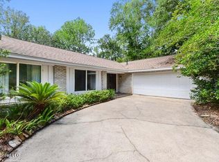 116 Siowan Ave, Ocean Springs, MS 39564