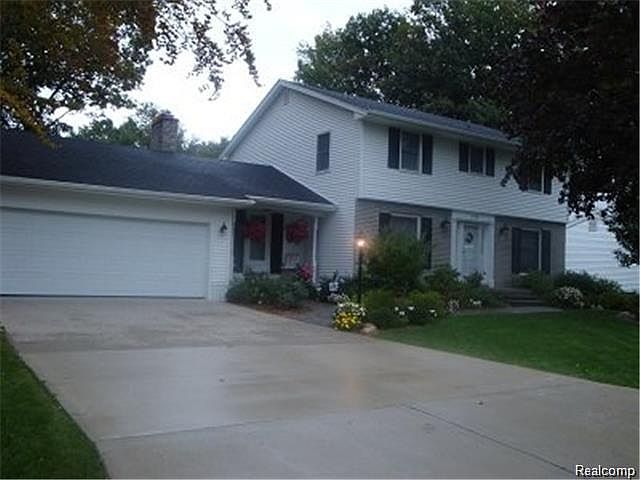 1st image of 3108 W Woodland Dr