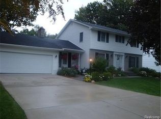 3108 W Woodland Dr, Port Huron, MI