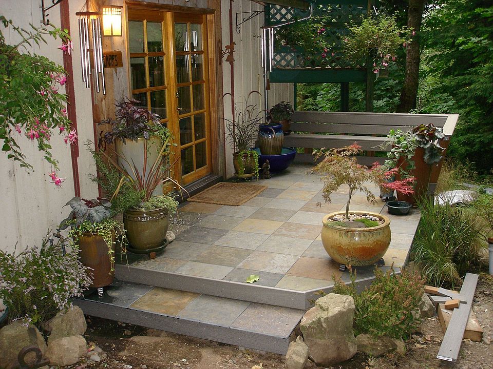 Entry Deck