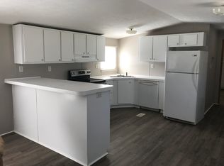 636 Round Table Rd, Defuniak Springs, FL 32433