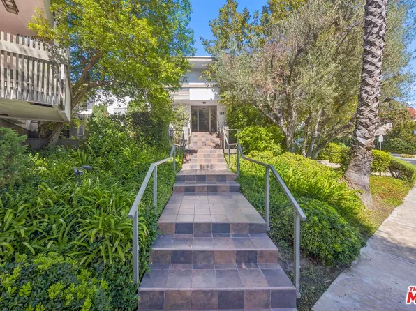 10445 Eastborne Ave APT 203, Los Angeles, CA 90024