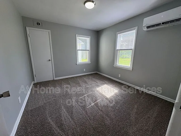 2626 W Page St — Photo 7