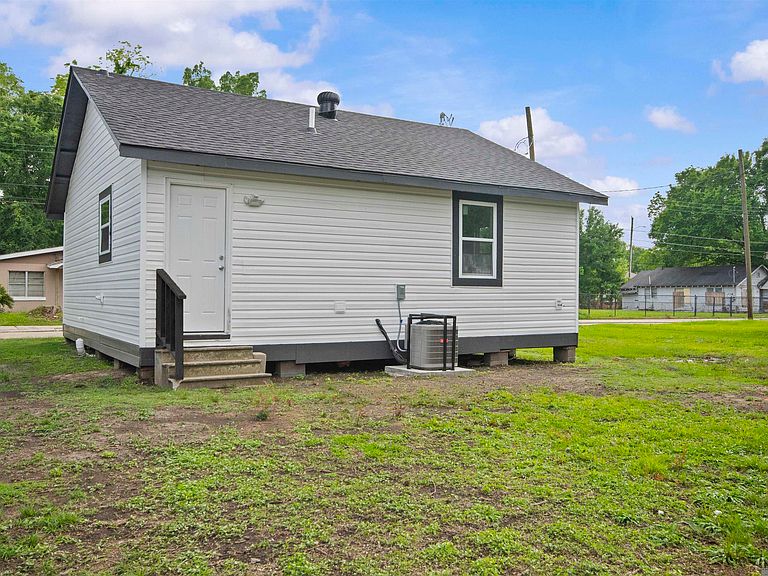 Listing photo 4
